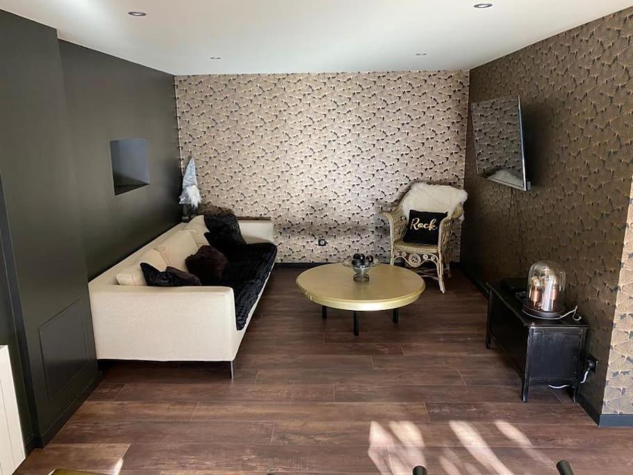 Ferme De Chenezeau - 15 Personnes , 7 Chambres Gérardmer Extérieur photo